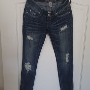Almost Famous jeans size 3 excellent condition